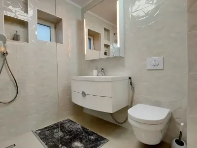 apartament vanzare cumparare Sector 5 București baie sanitare noi